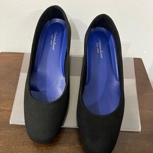 Antonia Saint New York. Classic Black Women's Flats. NWOT